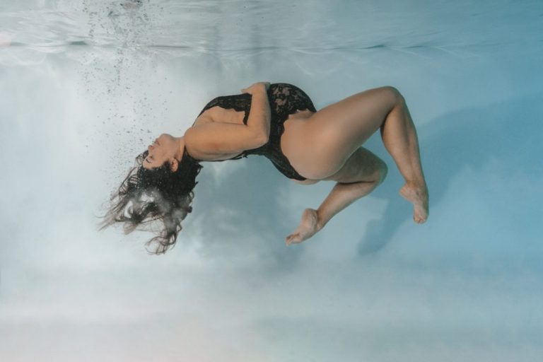 photographe grossesse piscine valbonne